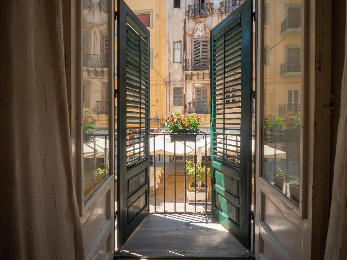** Guest house Kalamarina Rooms Palermo Italy