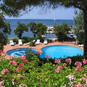 https://hotel-mare-portoferraio.it-tuscanyhotel.com