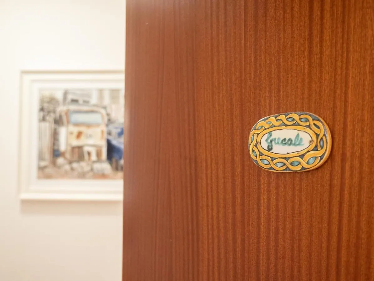 Kalamarina Rooms Palermo Pensjonat